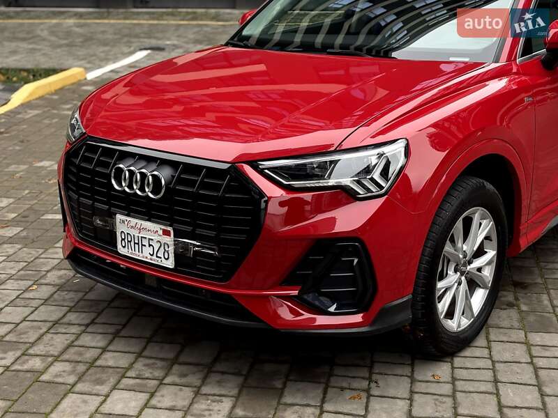 Позашляховик / Кросовер Audi Q3 2020 в Івано-Франківську