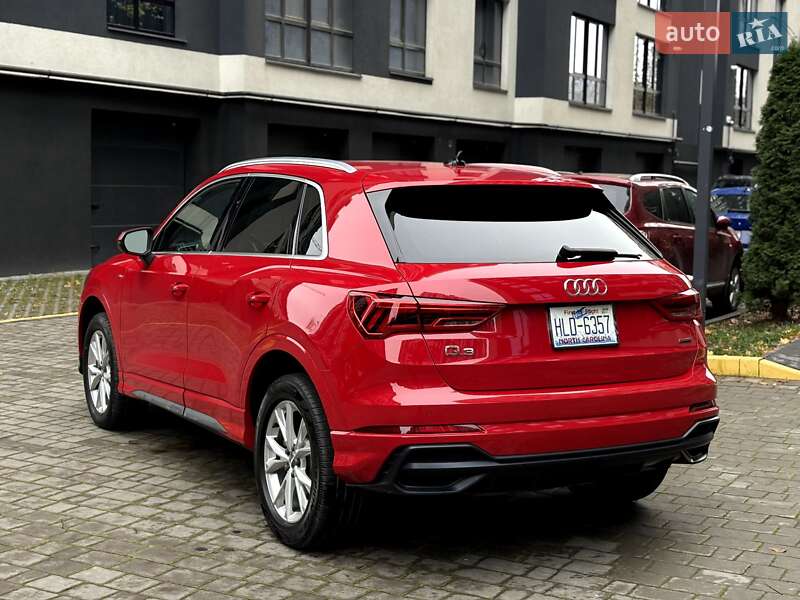 Позашляховик / Кросовер Audi Q3 2020 в Івано-Франківську