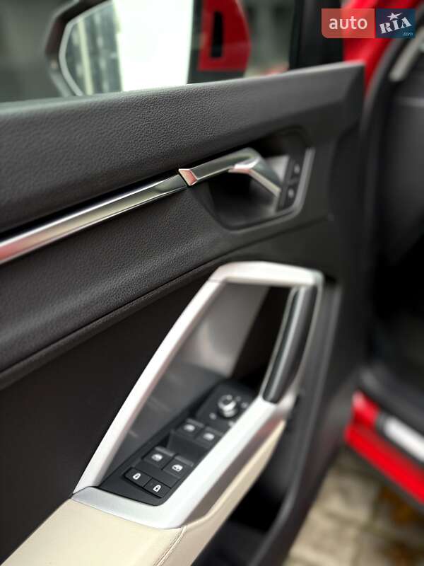 Позашляховик / Кросовер Audi Q3 2020 в Івано-Франківську