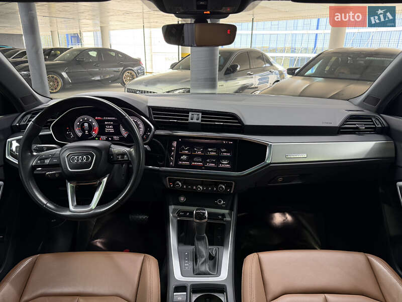 Позашляховик / Кросовер Audi Q3 2020 в Одесі