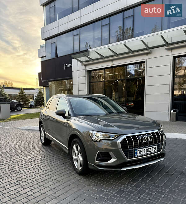 Позашляховик / Кросовер Audi Q3 2019 в Одесі фото Позашляховик / Кросовер Audi Q3 2019 в Одесі