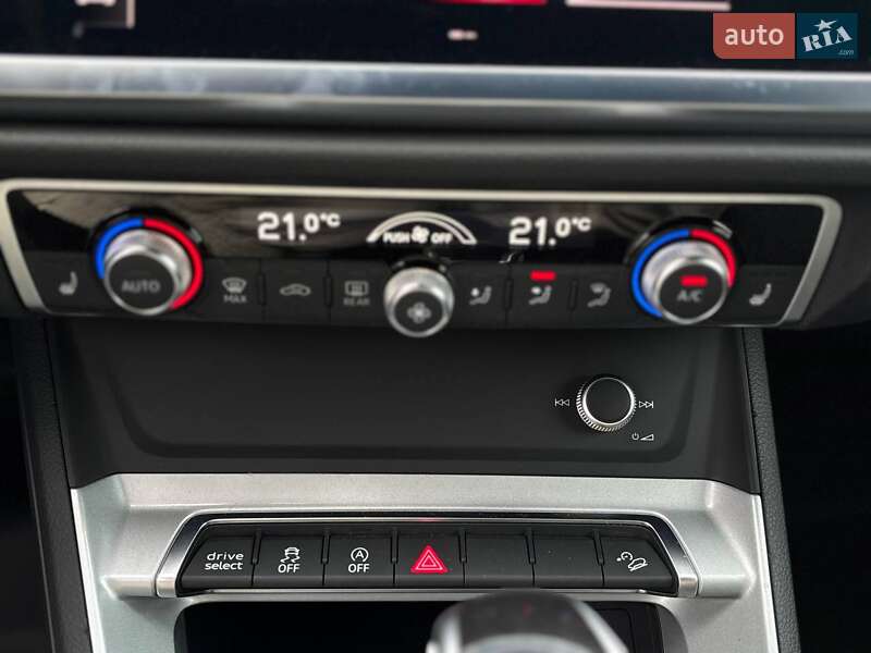 Внедорожник / Кроссовер Audi Q3 2020 в Стрые