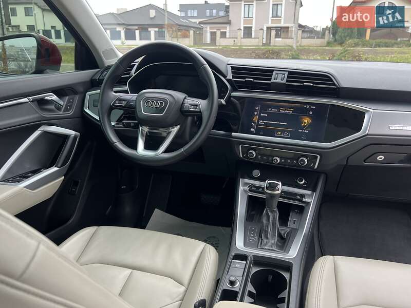 Внедорожник / Кроссовер Audi Q3 2020 в Ровно