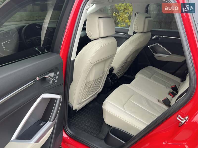 Внедорожник / Кроссовер Audi Q3 2020 в Ровно