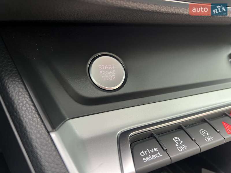 Внедорожник / Кроссовер Audi Q3 2020 в Ровно