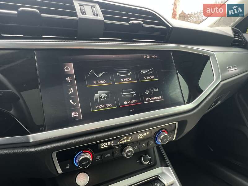 Внедорожник / Кроссовер Audi Q3 2020 в Ровно