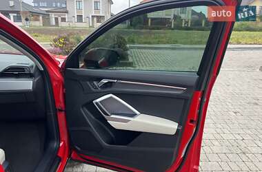 Внедорожник / Кроссовер Audi Q3 2020 в Ровно