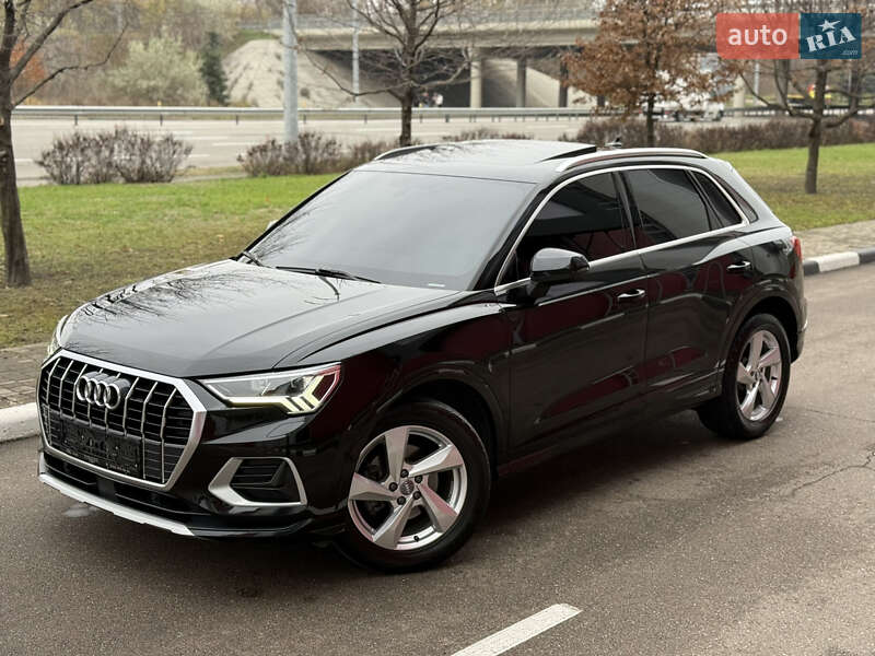 Позашляховик / Кросовер Audi Q3 2020 в Києві