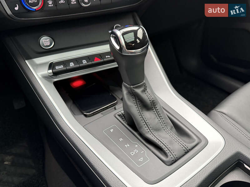 Позашляховик / Кросовер Audi Q3 2020 в Києві