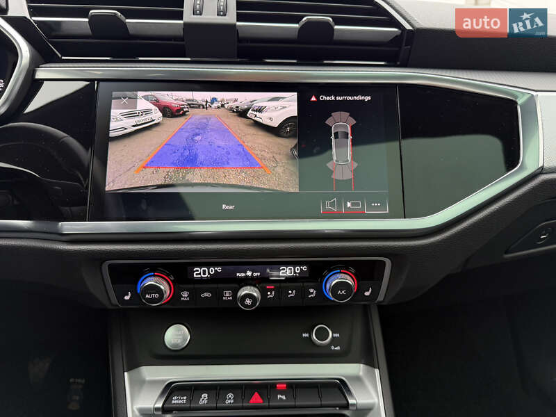 Позашляховик / Кросовер Audi Q3 2020 в Києві