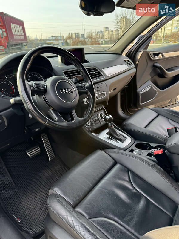 Позашляховик / Кросовер Audi Q3 2015 в Києві