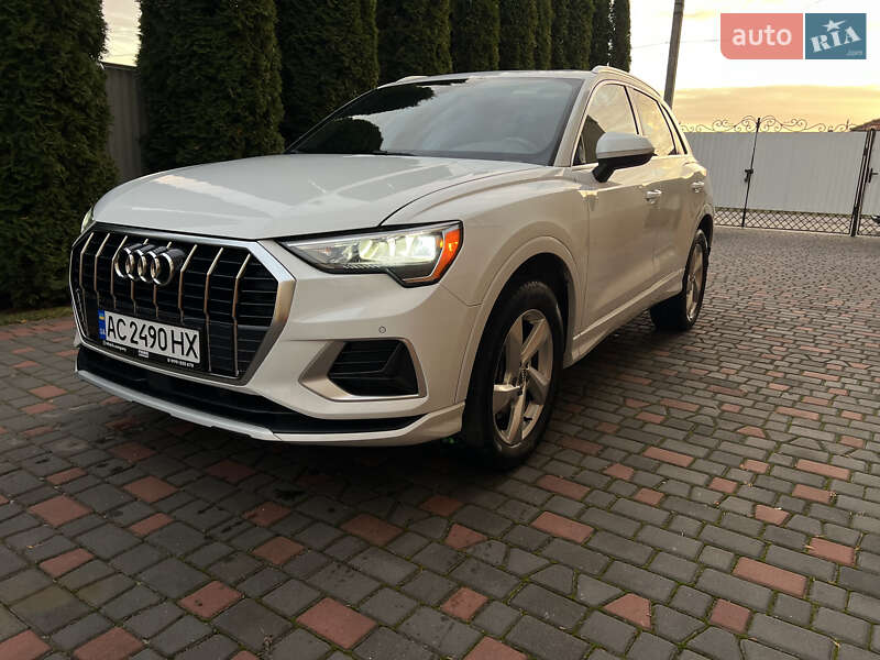 Позашляховик / Кросовер Audi Q3 2020 в Нововолинську