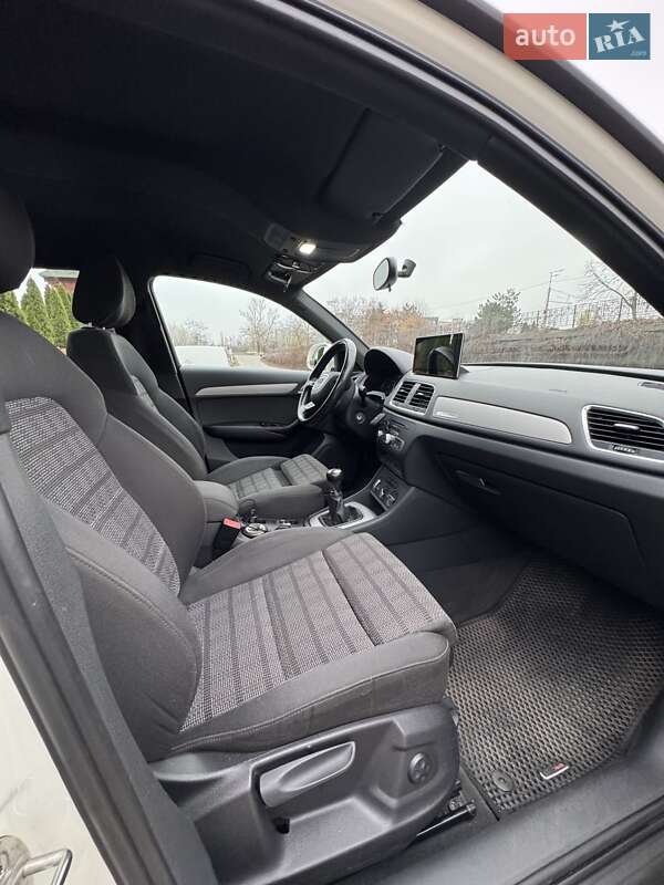 Позашляховик / Кросовер Audi Q3 2012 в Дніпрі фото 12 Позашляховик / Кросовер Audi Q3 2012 в Дніпрі