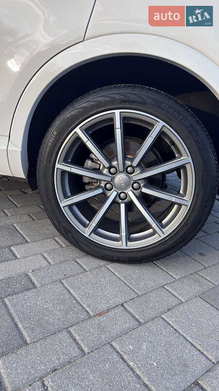 Позашляховик / Кросовер Audi Q3 2018 в Дніпрі