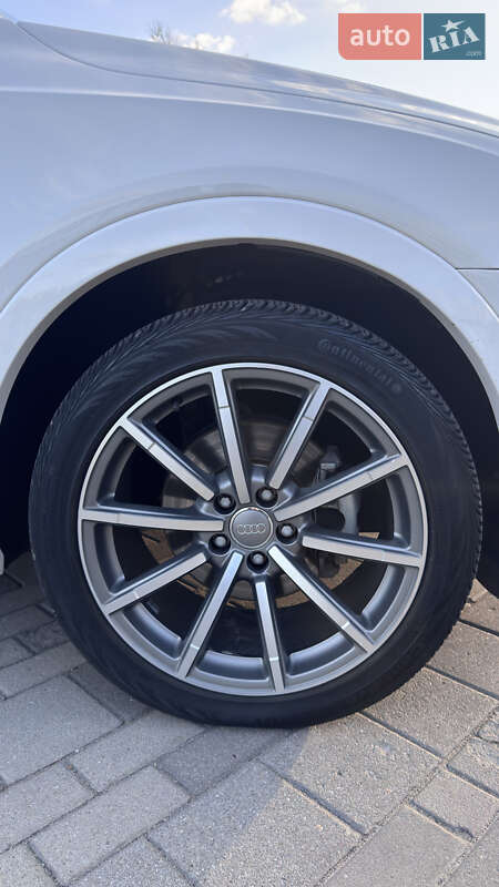 Позашляховик / Кросовер Audi Q3 2018 в Дніпрі