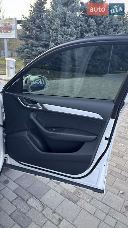 Позашляховик / Кросовер Audi Q3 2018 в Дніпрі