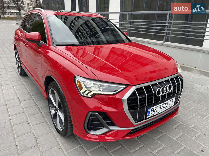 Внедорожник / Кроссовер Audi Q3 2020 в Ровно