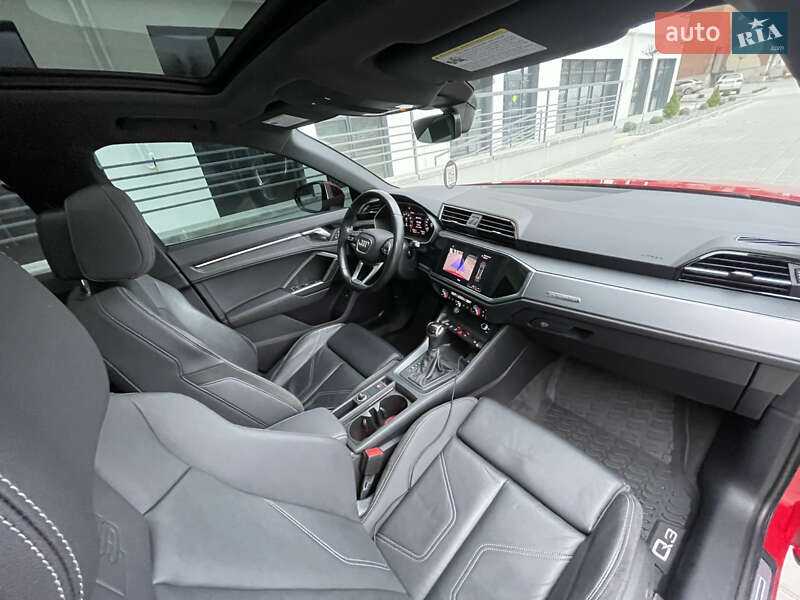 Внедорожник / Кроссовер Audi Q3 2020 в Ровно