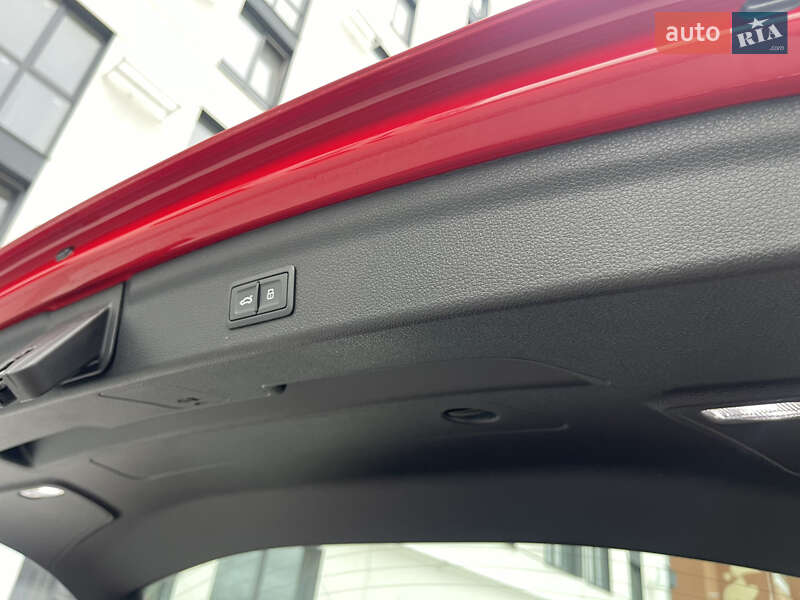 Внедорожник / Кроссовер Audi Q3 2020 в Ровно