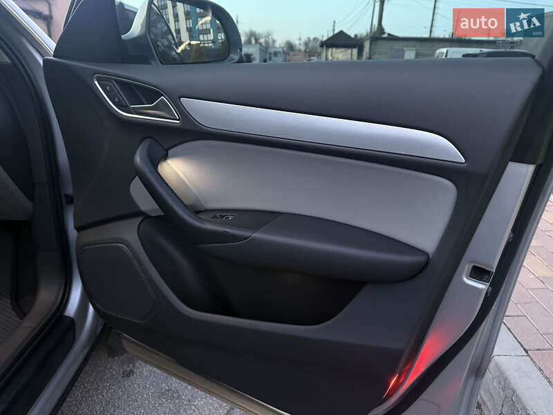 Внедорожник / Кроссовер Audi Q3 2015 в Днепре фото 26 Внедорожник / Кроссовер Audi Q3 2015 в Днепре