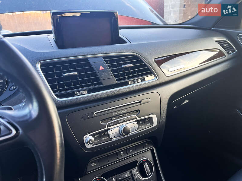 Внедорожник / Кроссовер Audi Q3 2016 в Львове