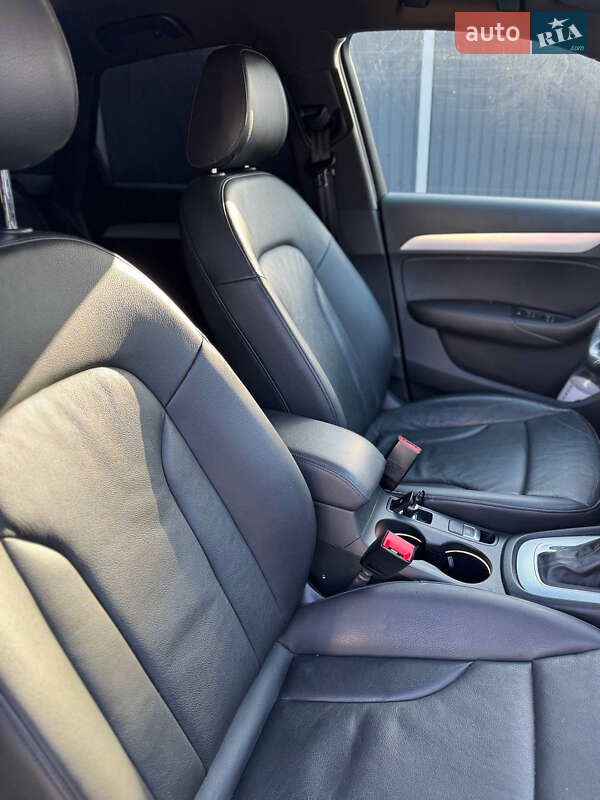 Внедорожник / Кроссовер Audi Q3 2015 в Самборе