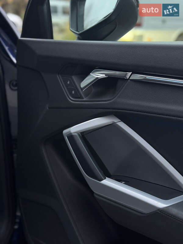 Позашляховик / Кросовер Audi Q3 2020 в Львові