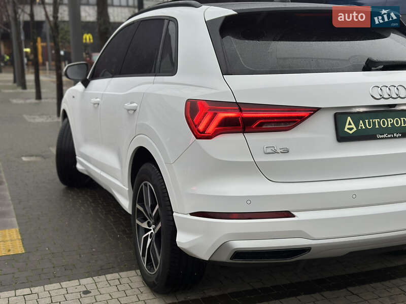 Внедорожник / Кроссовер Audi Q3 2020 в Киеве