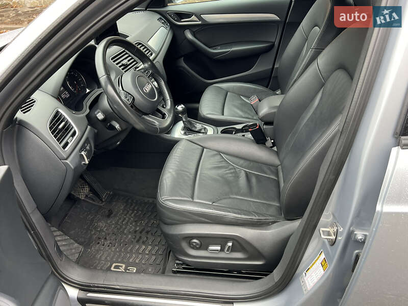 Внедорожник / Кроссовер Audi Q3 2017 в Киеве