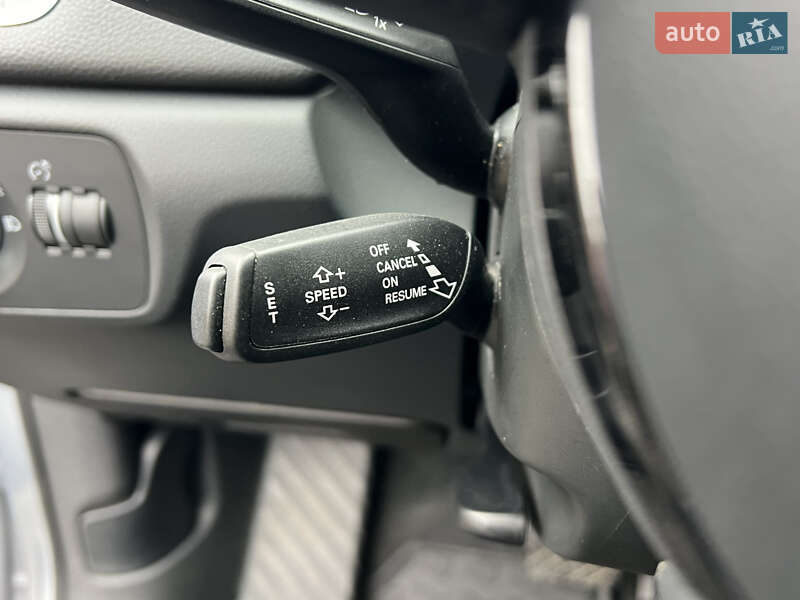 Внедорожник / Кроссовер Audi Q3 2017 в Киеве