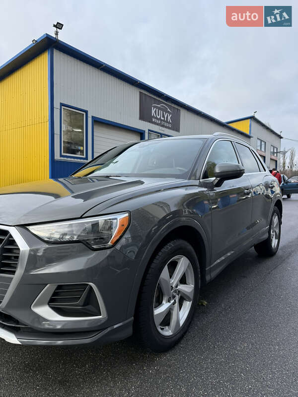Позашляховик / Кросовер Audi Q3 2019 в Києві