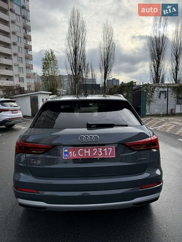 Позашляховик / Кросовер Audi Q3 2019 в Києві