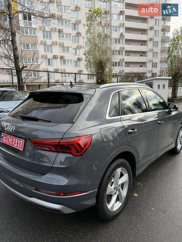 Позашляховик / Кросовер Audi Q3 2019 в Києві