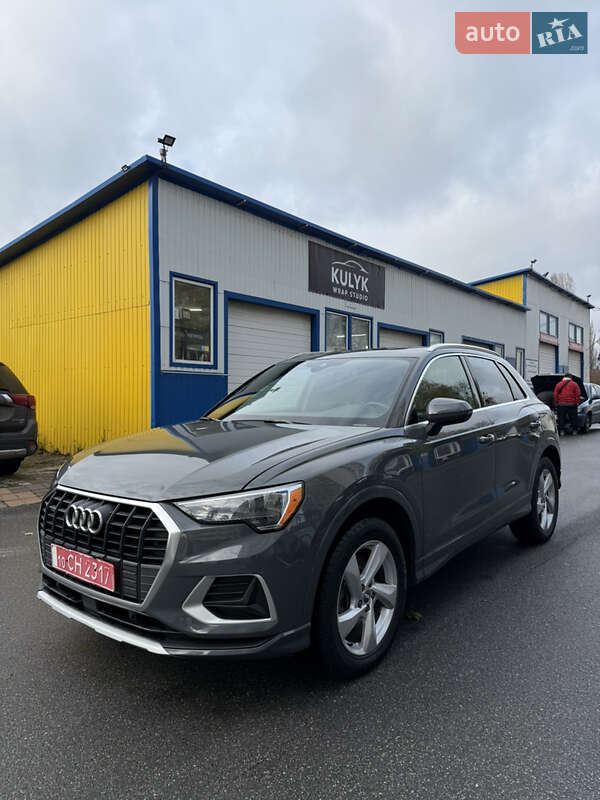 Позашляховик / Кросовер Audi Q3 2019 в Києві
