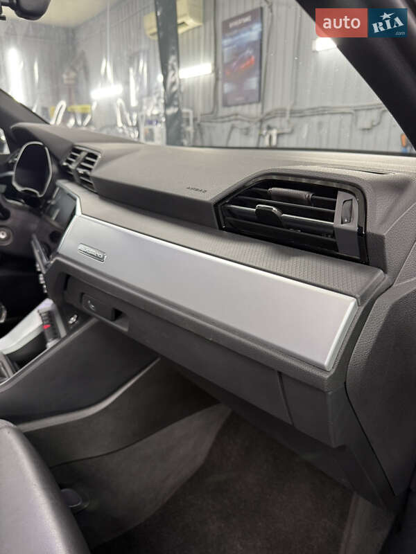 Позашляховик / Кросовер Audi Q3 2019 в Києві