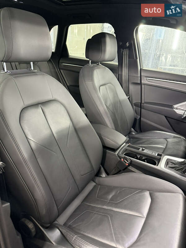 Позашляховик / Кросовер Audi Q3 2019 в Києві