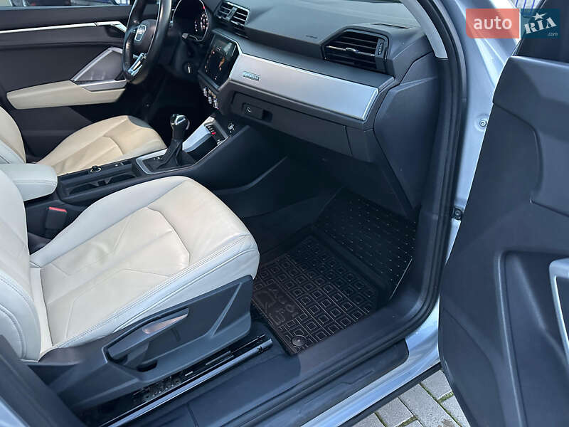 Внедорожник / Кроссовер Audi Q3 2020 в Тернополе