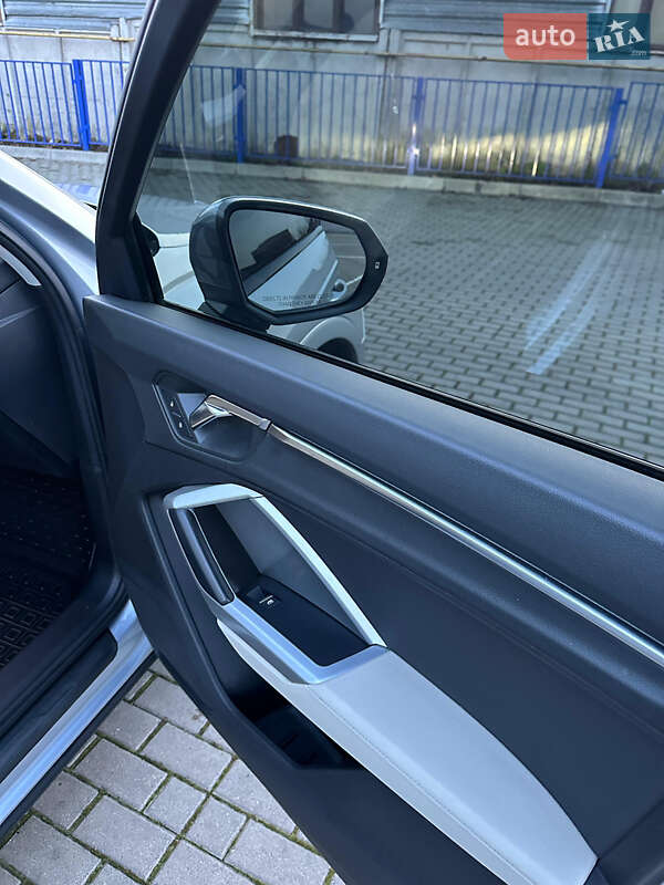 Внедорожник / Кроссовер Audi Q3 2020 в Тернополе