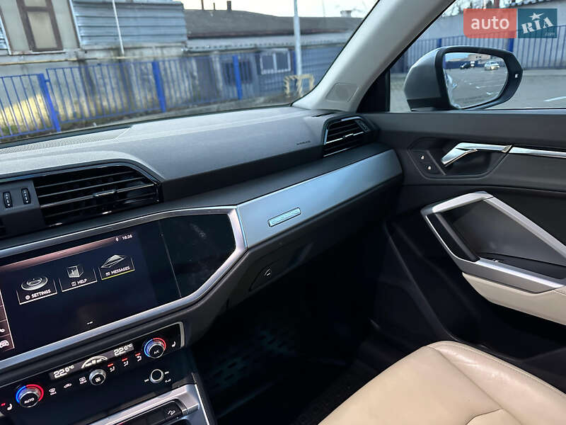 Внедорожник / Кроссовер Audi Q3 2020 в Тернополе