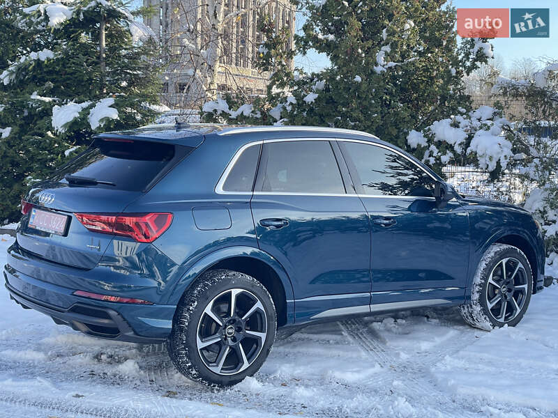 Позашляховик / Кросовер Audi Q3 2021 в Львові
