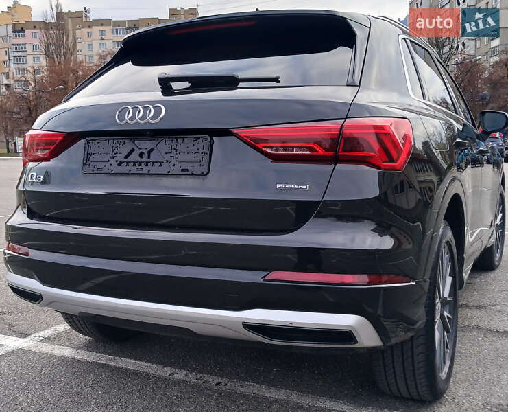 Внедорожник / Кроссовер Audi Q3 2021 в Киеве