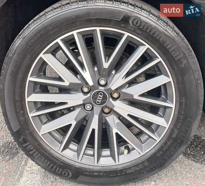 Внедорожник / Кроссовер Audi Q3 2021 в Киеве