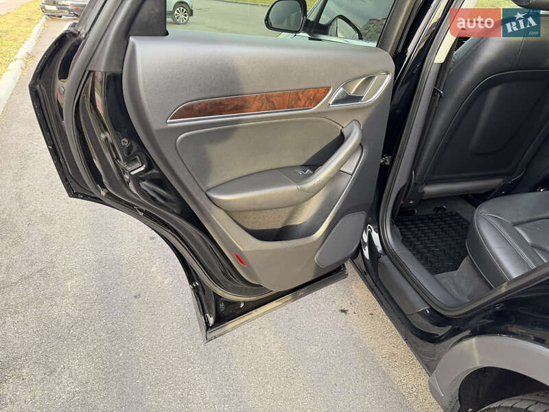 Позашляховик / Кросовер Audi Q3 2012 в Вінниці