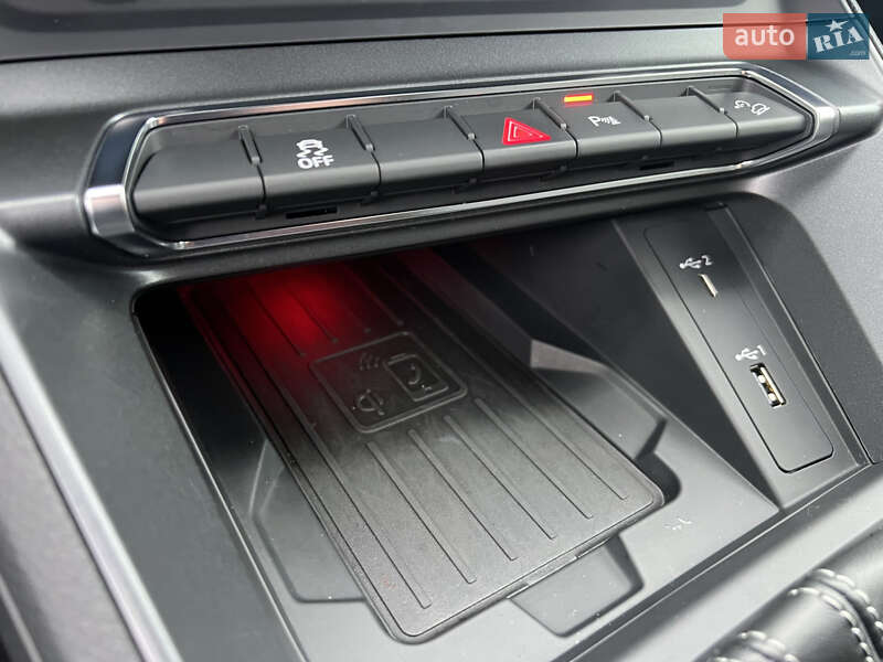 Позашляховик / Кросовер Audi Q3 2020 в Мукачевому