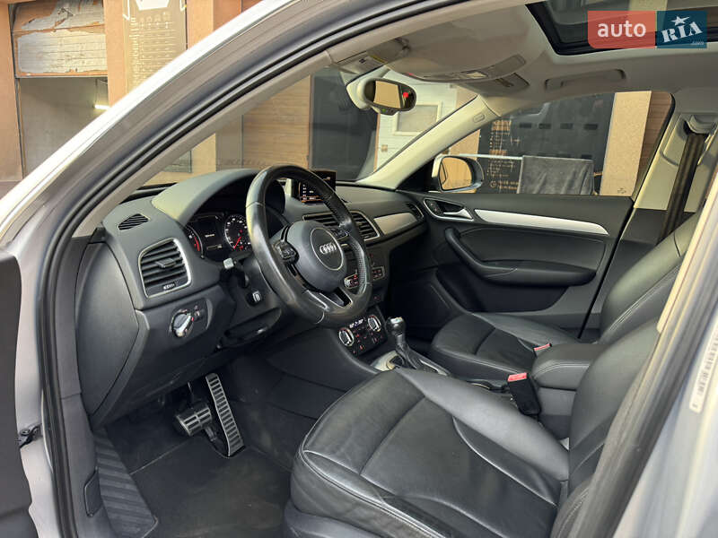 Внедорожник / Кроссовер Audi Q3 2015 в Ужгороде