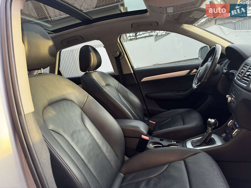 Внедорожник / Кроссовер Audi Q3 2015 в Ужгороде