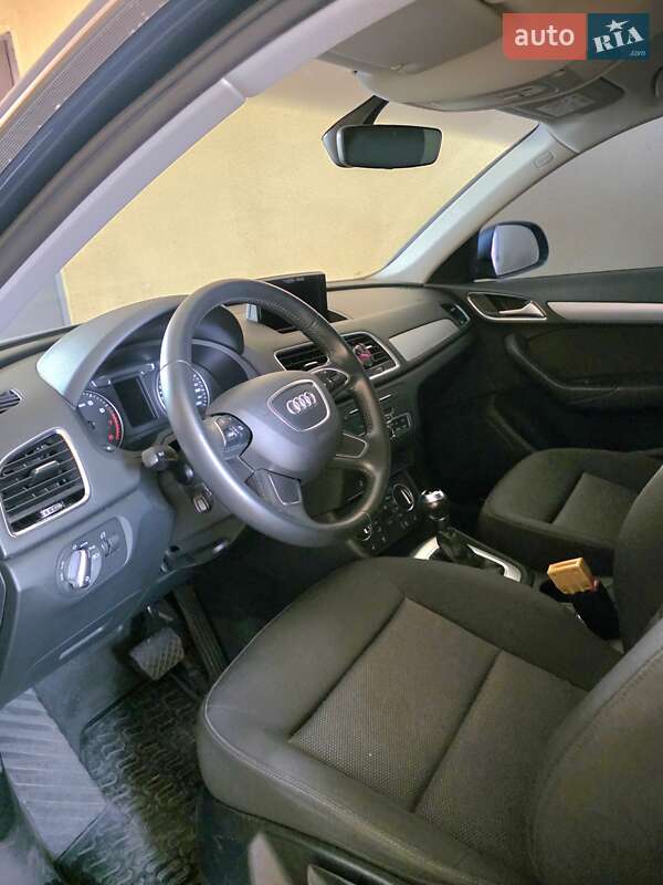 Позашляховик / Кросовер Audi Q3 2016 в Дніпрі