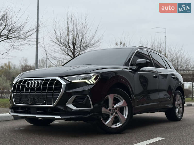 Внедорожник / Кроссовер Audi Q3 2020 в Киеве