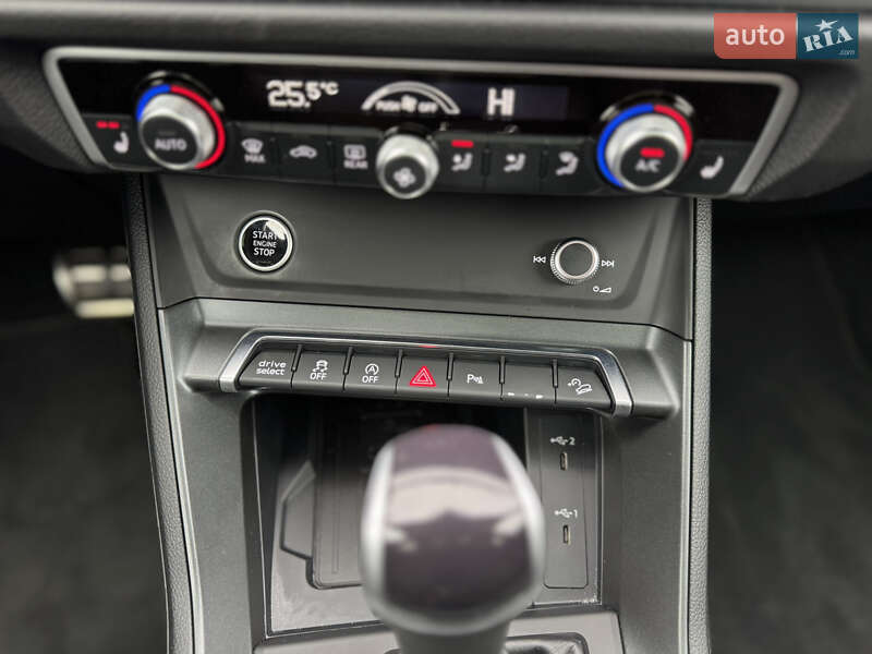 Внедорожник / Кроссовер Audi Q3 2022 в Луцке