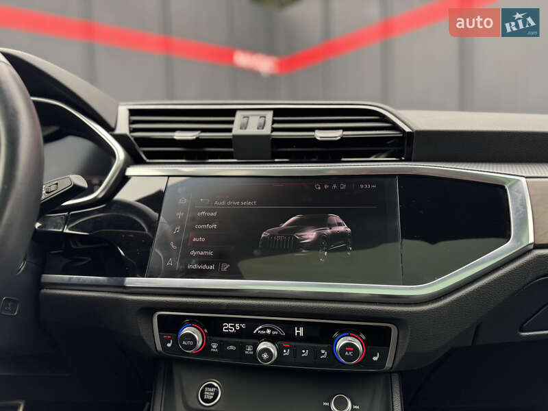 Внедорожник / Кроссовер Audi Q3 2022 в Луцке